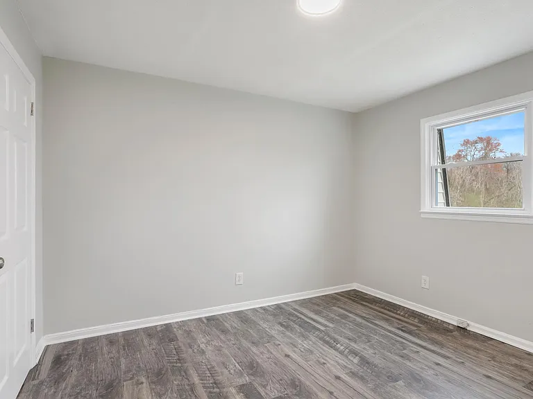 Maplewood Apartments — Photo 7