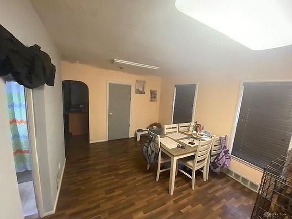 5th image of 49 White Allen Ave