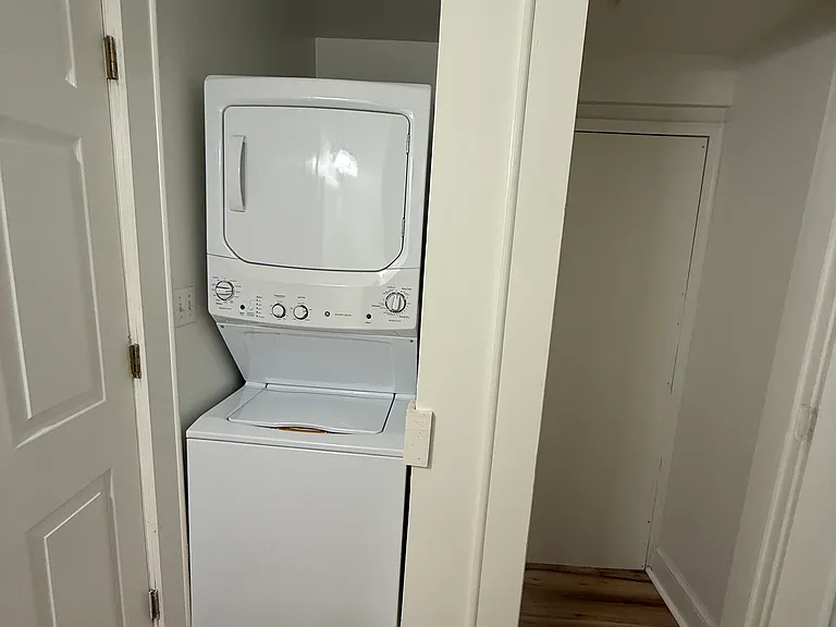 Washer/Dryer in Laundry nook