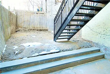 Rented by R New York