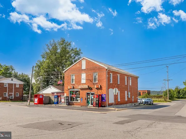 656 W 11th St, Front Royal, VA 22630