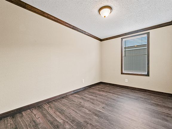 5th image of 21395 Ruth Dr
