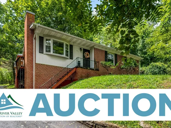 911 Nellies Cave Rd, Blacksburg, VA 24060