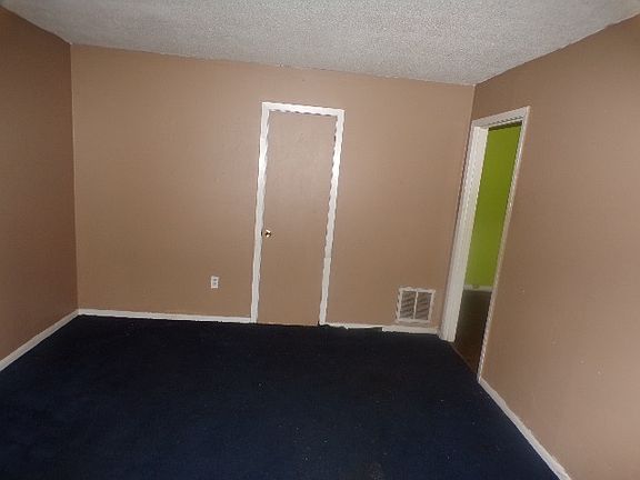 4th image of 500 Hike Ave