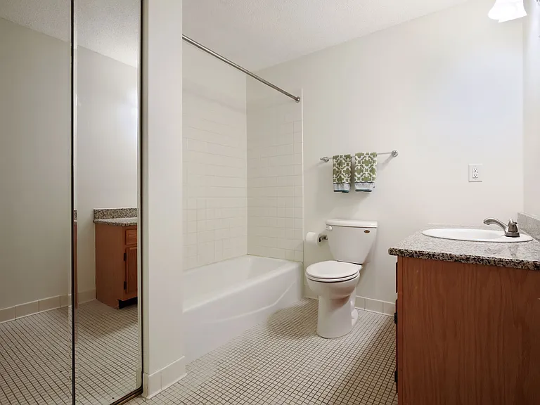 232 Franklin Ave W #206 — Photo 20