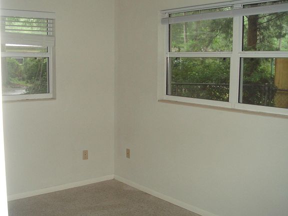 3rd image of 4139 NW 19th Dr