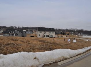 6310 River Pkwy NE, Cedar Rapids, IA 52411