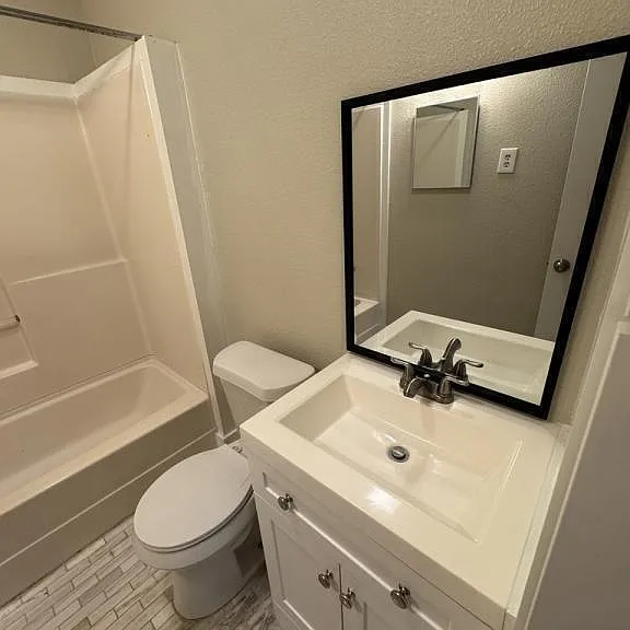 1811 McKinley Ave — Photo 7