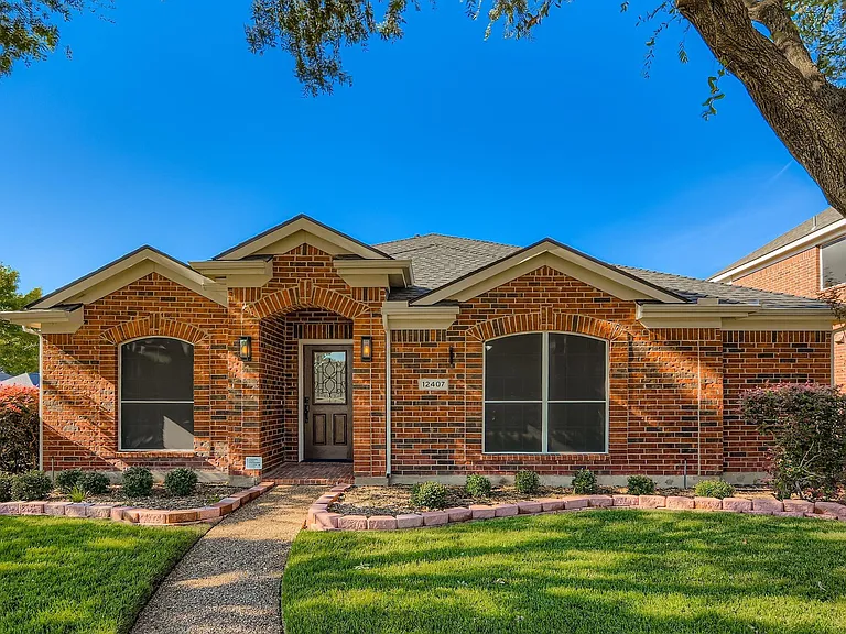 12407 Hawk Creek Dr — Photo 1