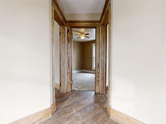5th image of 502 E Attica St
