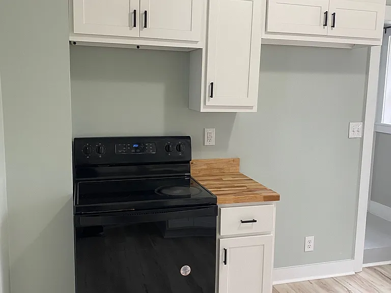 1010 Sawyer Ave — Photo 5