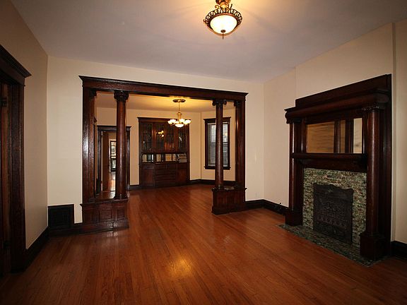 4th image of 2115 N Sawyer Ave #2