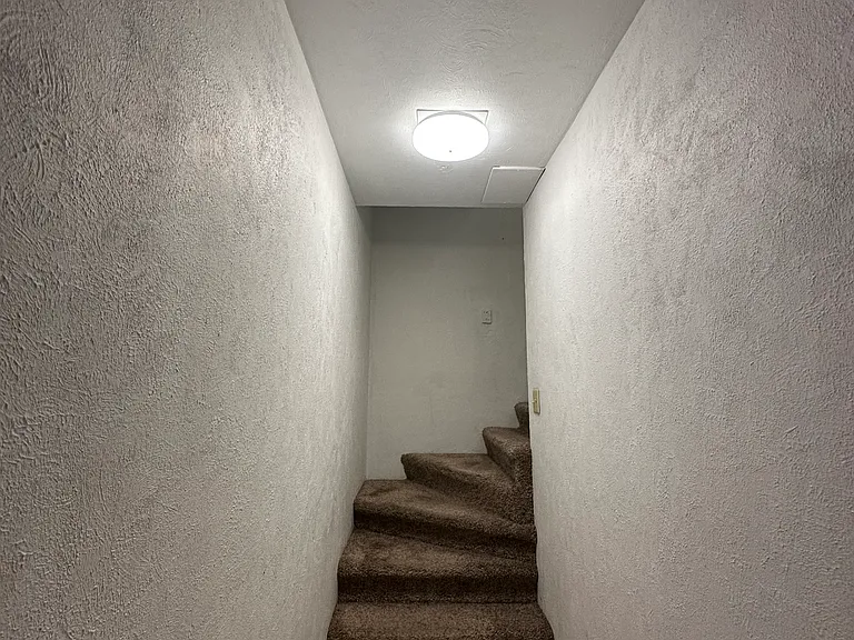 1725 NE Upper Dr — Photo 21