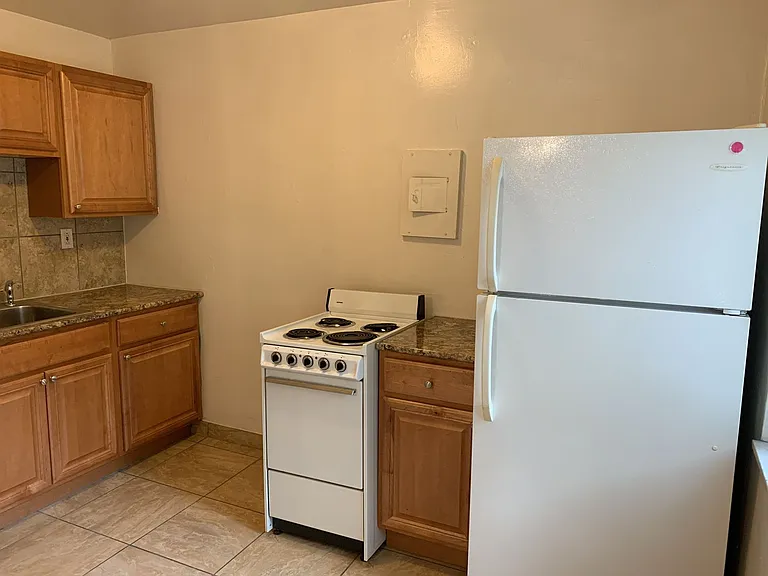 819 College Avenue — Photo 27