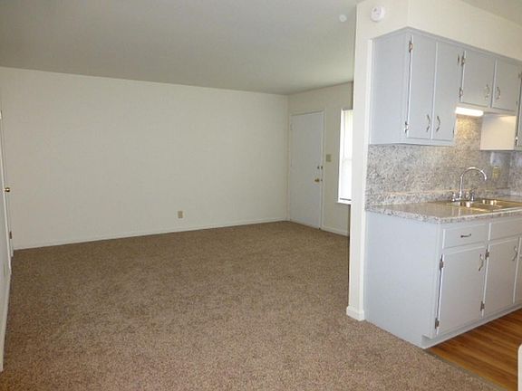 4th image of 1401 S Alvord Blvd