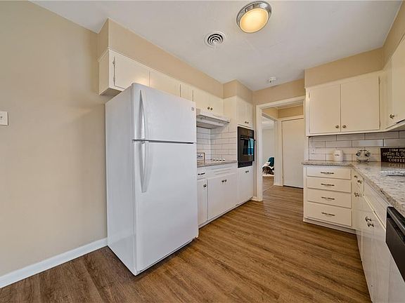 5th image of 11002 Sunny Dr