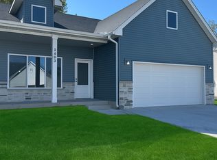1101 Emerald Cove Dr, Clear Lake, IA 50428