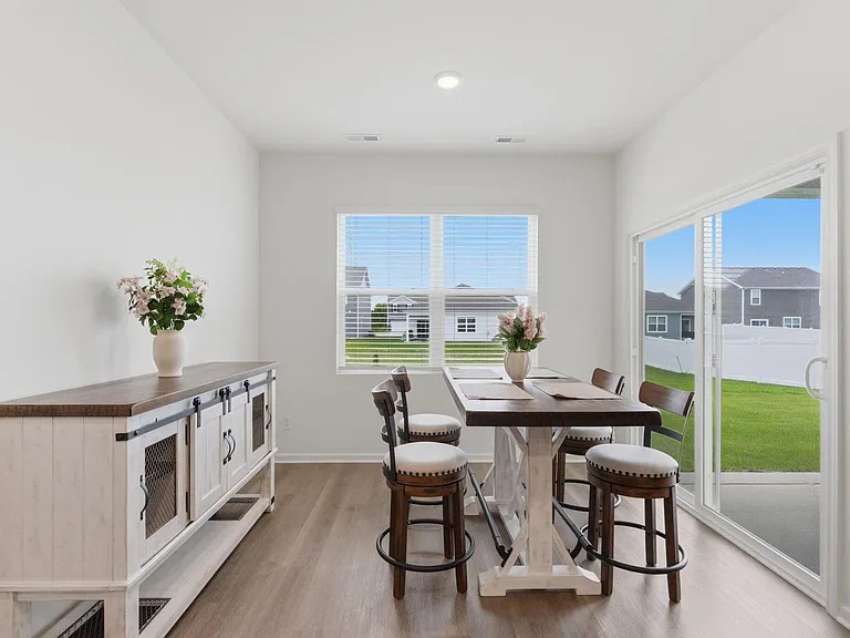 10617 Whitney Pl — Photo 5