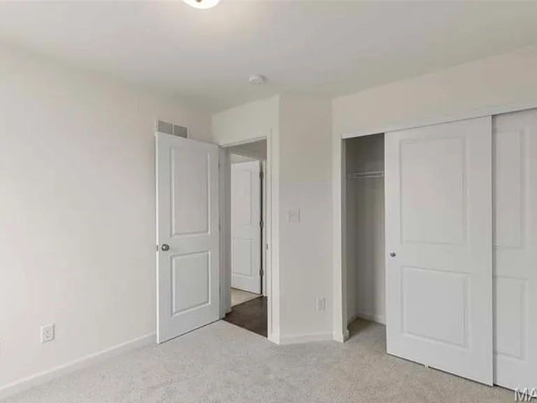 408 Honor Hill Dr — Photo 10