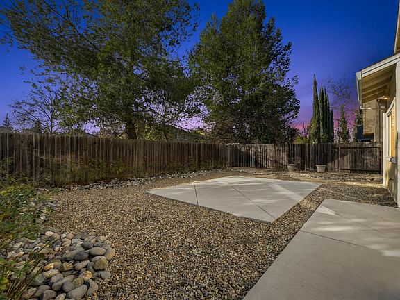 2nd image of 3924 Tawny Meadow Way