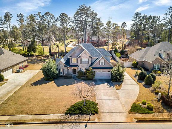 3rd image of 129 Berrywood Ct