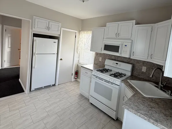 270 Grant Avenue 2 image 3 of 12
