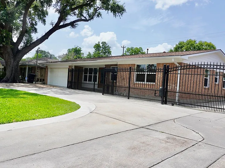 902 Hidden Valley Dr — Photo 38