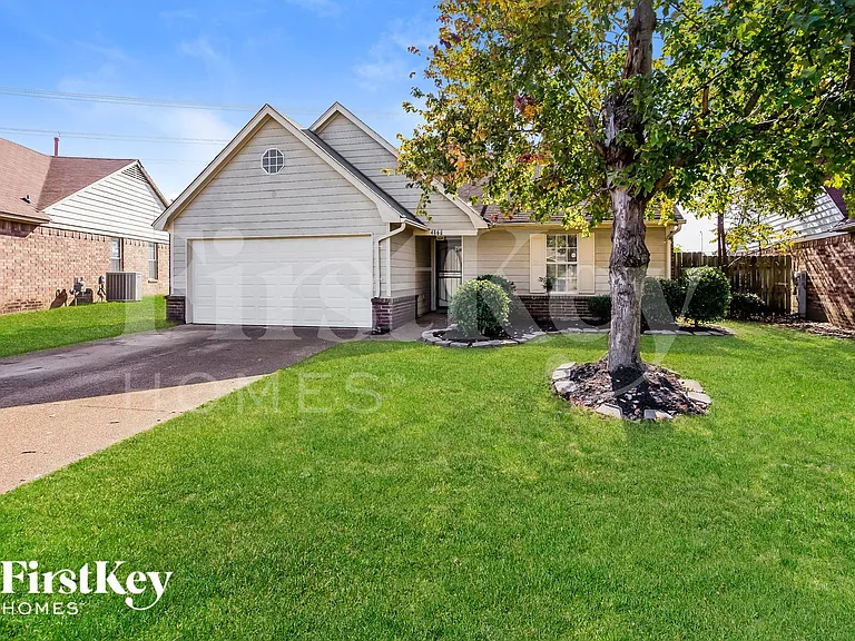 4668 Amanda Oaks Cir S — Photo 2