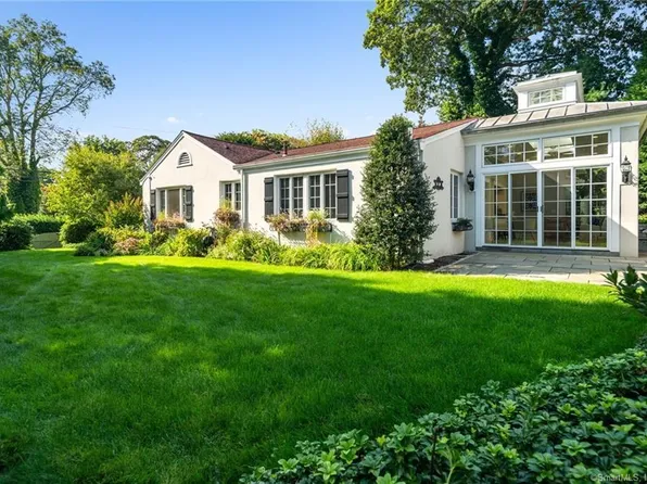 31 Crest Road, Norwalk, CT 06853