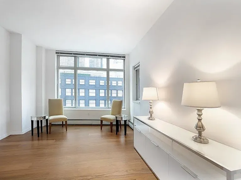 205 E 59th St #2103 — Photo 8