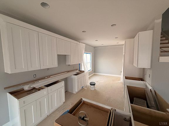 3rd image of 20 Semmes Ct