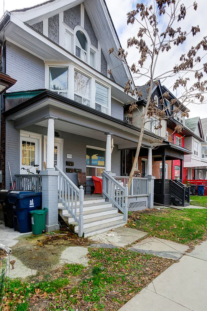 993 Gerrard St E #9XX photo 1