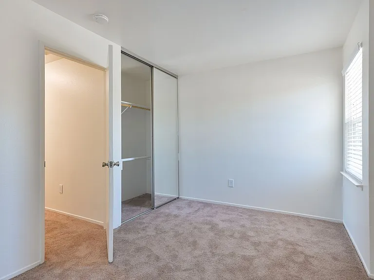 Sonoma Court Townhomes — Photo 9