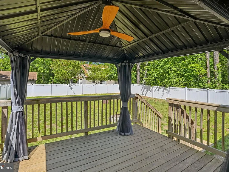 283 Shorewood Dr — Photo 24