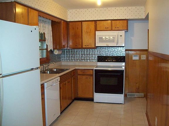 5th image of 519 Tremont Ct