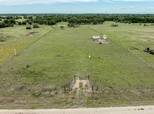 921 9th St, Lexington, TX 78947