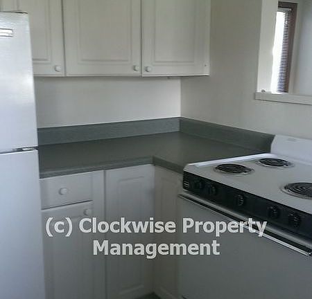 5th image of 10427 Sheridan Ave S