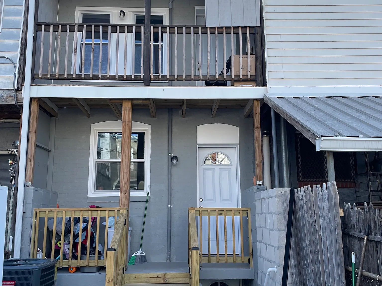 2 bed, 2.5 bath, 858 sqft, $1,800 — Photo 2