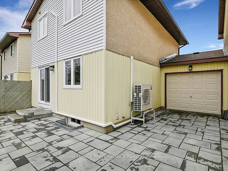 1286 Cedarcroft Cres — Photo 33