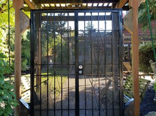 18526 71st Ave NE, Kenmore, WA 98028