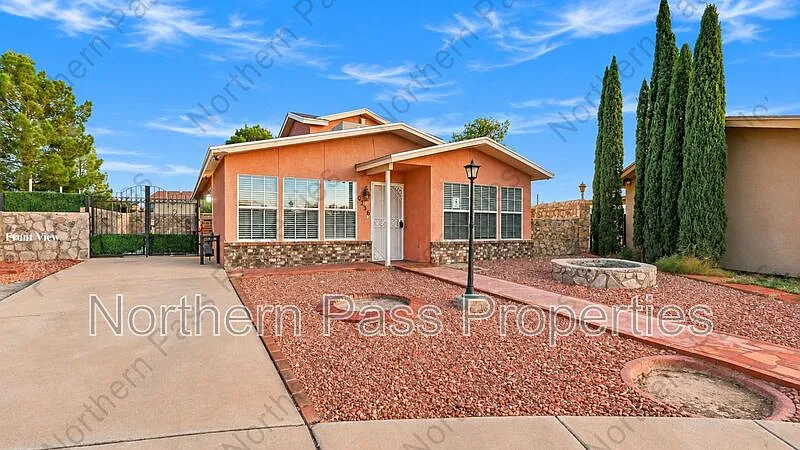 2 bed, 2.0 bath, 853 sqft, $1,730 — Photo 2