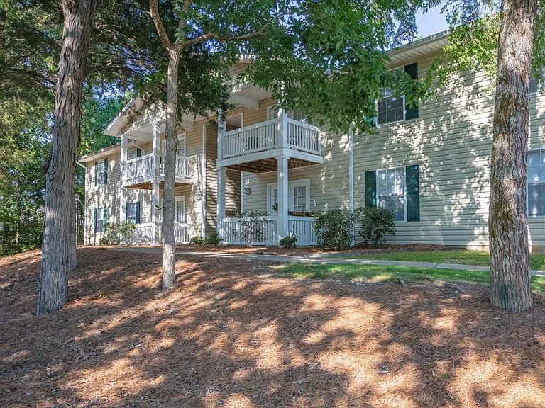 Briarwood Apartments — Photo 12