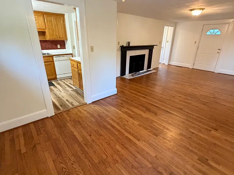 10891 Franklin St — Photo 6