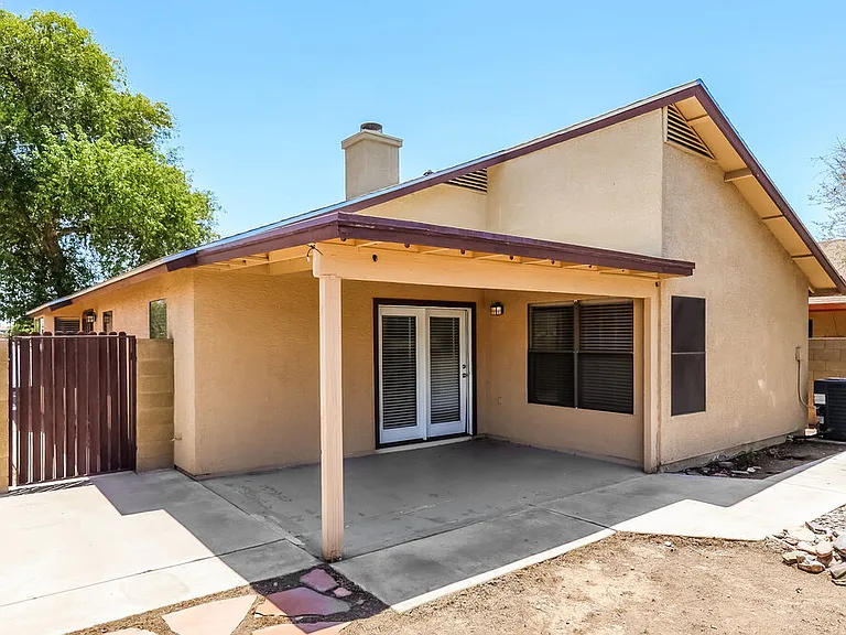 8938 N 64th Ln — Photo 16