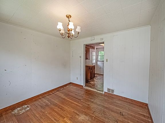 4th image of 610 Pennview Dr