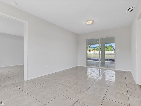 5th image of 1719 SE 8th St