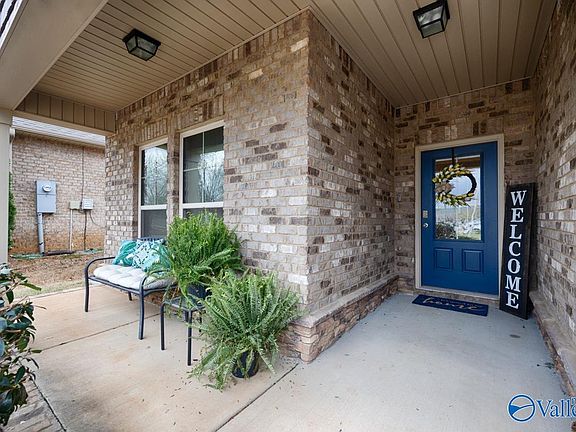 3rd image of 270 Falcon Ridge Dr