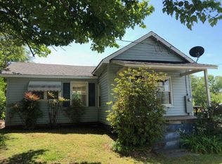 200 J St, Greer, SC 29651