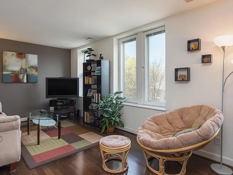 5330 Pershing Ave #502 — Photo 4