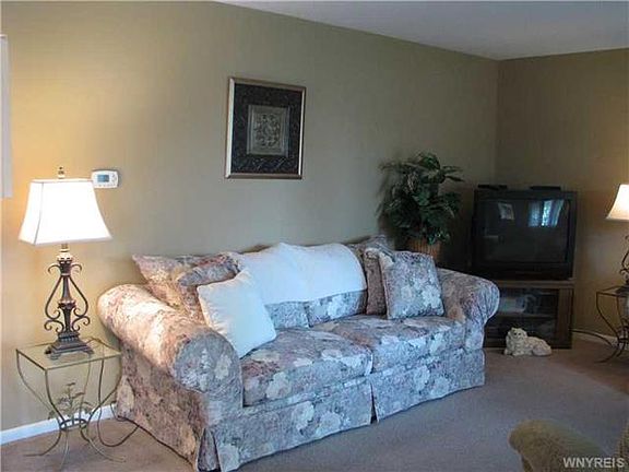 5th image of 71 Lucerne Ct